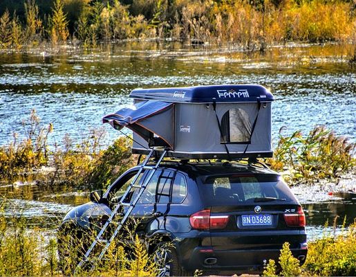 Tente de toit de voiture à voile solaire à couche unique pour le divertissement en plein air