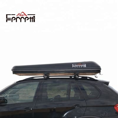 Entrez dans notre tente de toit depuis le toit de voiture parfait pour l'hiver et les zones infestées de bêtes