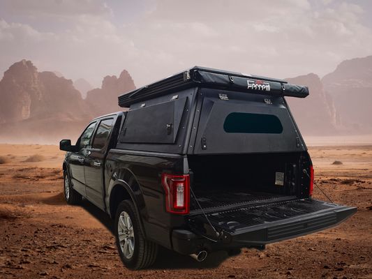 Camper en aluminium avec une chambre pour camion