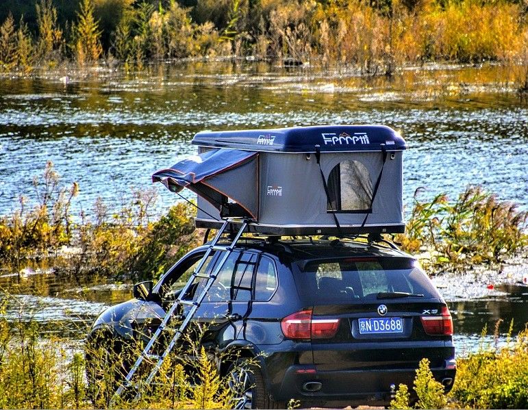 Tente de toit de voiture à voile solaire à couche unique pour le divertissement en plein air